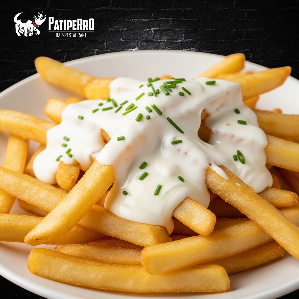 Papas fritas con sour cream